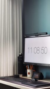 Importanța organizării spațiului de lucru pentru productivitate și relaxare